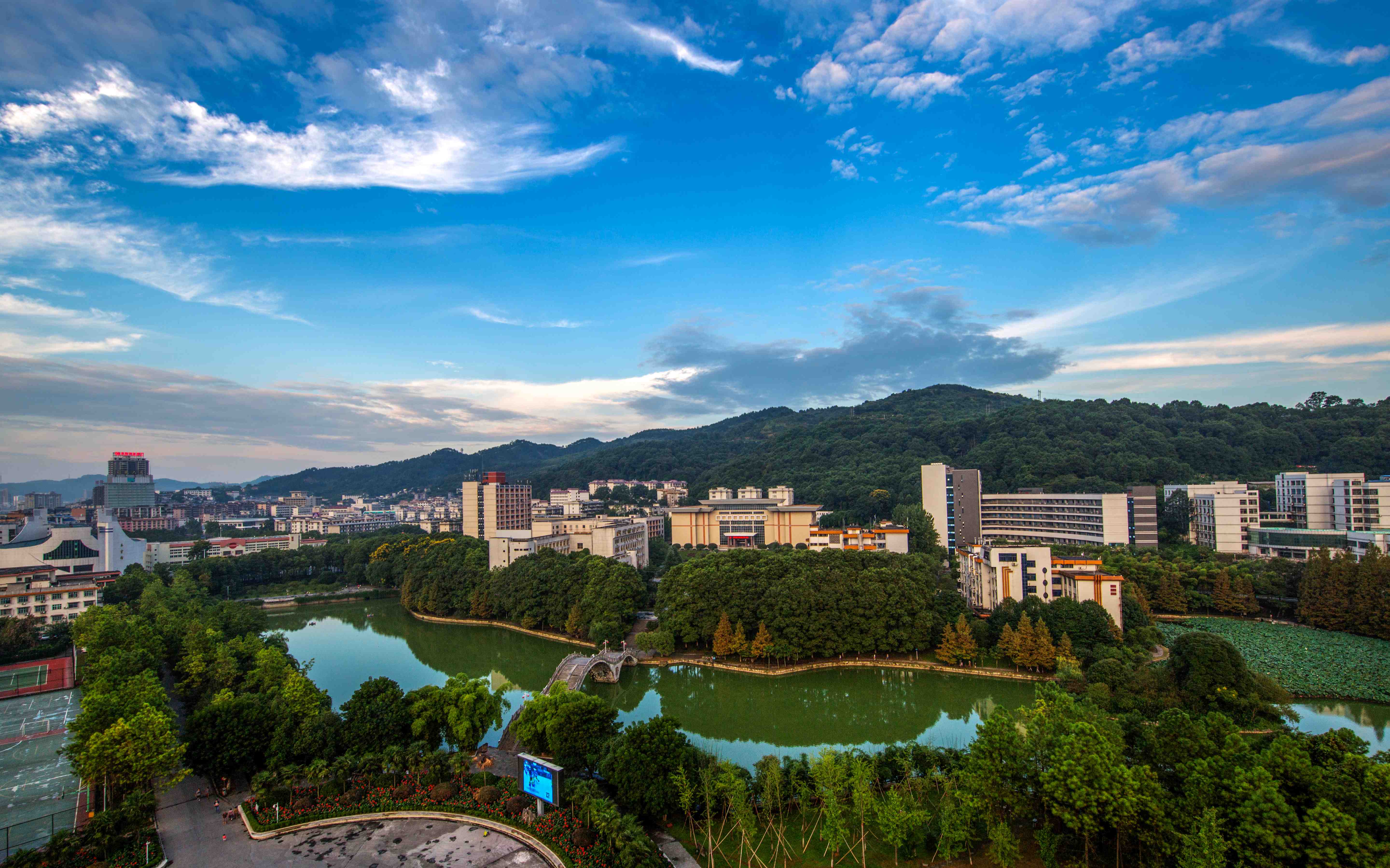 吉首大学全景图.JPG